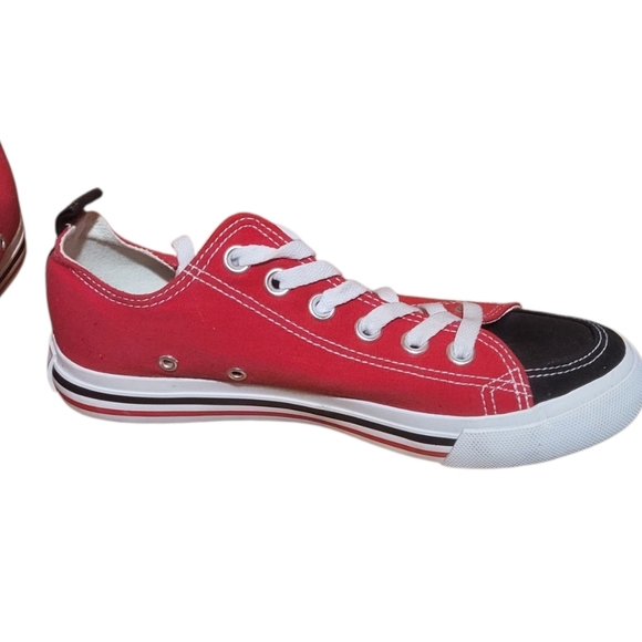 SKICKS Cincinnati Bearcats Low Top Womens Shoes Sneakers Size 7 - Picture 3 of 9